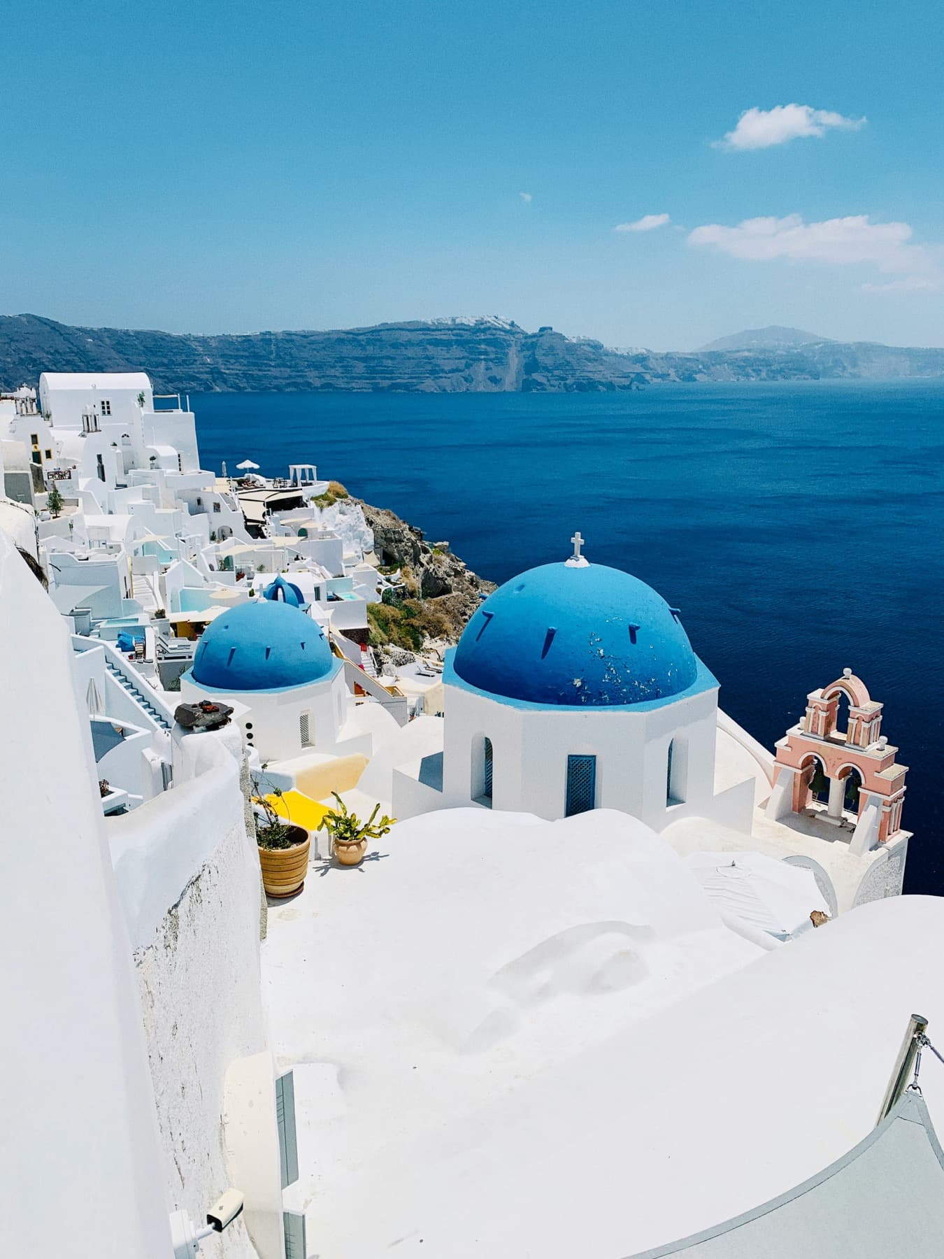 Arquitetura branca e azul de Santorini